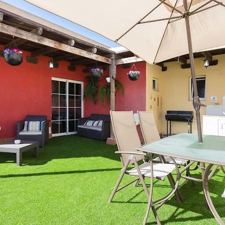 Villa Blanca Tenerife - Private Rooms - Terrace And Bbq, 5 Minutes From The Beach And Airport Сан-Ісідро Екстер'єр фото