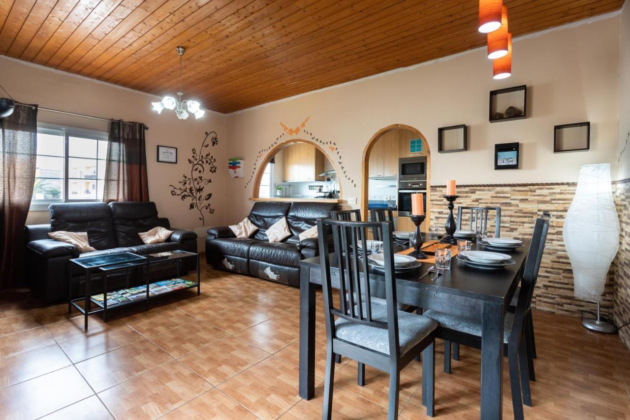 Villa Blanca Tenerife - Private Rooms - Terrace And Bbq, 5 Minutes From The Beach And Airport Сан-Ісідро Екстер'єр фото